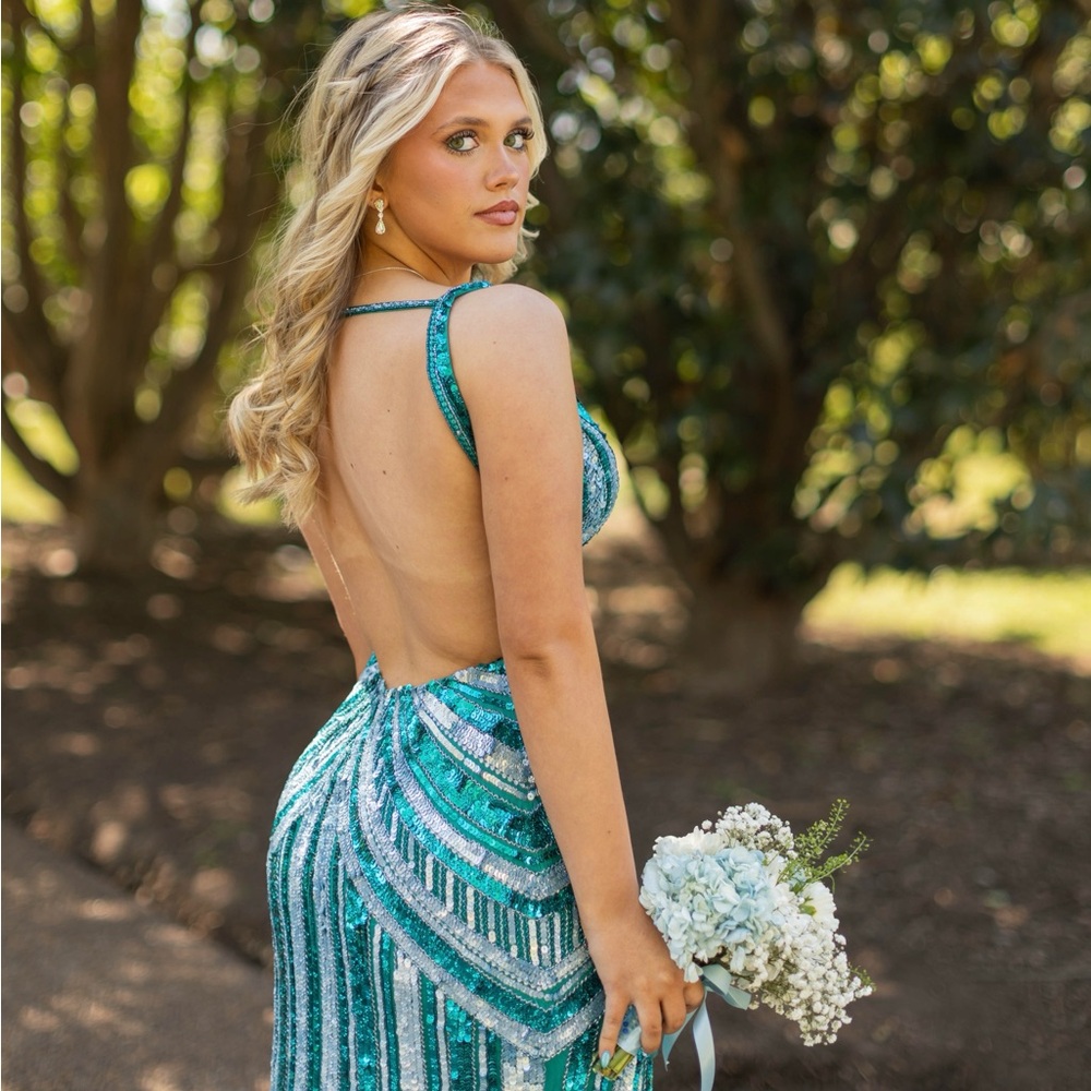 Sherri Hill prom dress